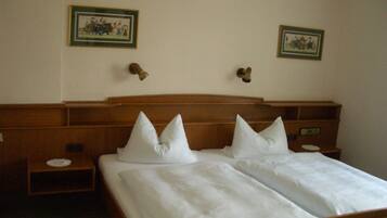 Doppelzimmer | Zimmersafe, Schreibtisch, Verdunkelungsvorhänge, Zustellbetten