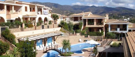 Lämmitetty uima-allas