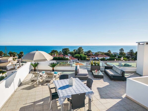 Outdoor dining - Michel Sea View Apartment - 150m from beach (Torre da Medronheira)