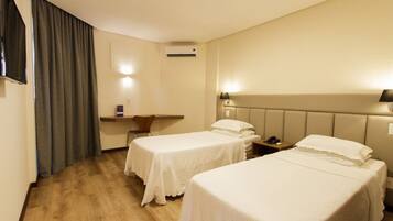 Deluxe Room, 1 Queen Bed, Non Smoking | Minibar, laptop workspace, blackout drapes, free WiFi