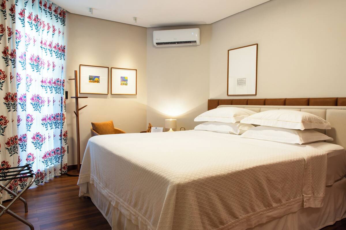 Suite superior | มินิบาร์, พื้นที่ทำงานแบบใช้แล็ปท็อป, ผ้าม่านกันแสง, Wi-Fi ฟรี