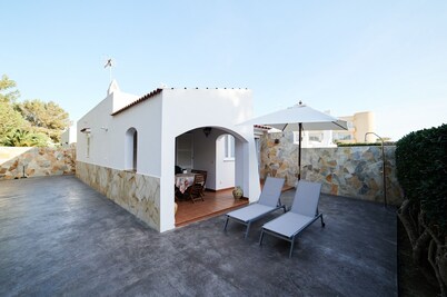Very cozy apartment, near the sea, in a very quiet area Menorca.