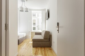 高級三人房 | 熨斗/熨衣板、免費無線上網、床單