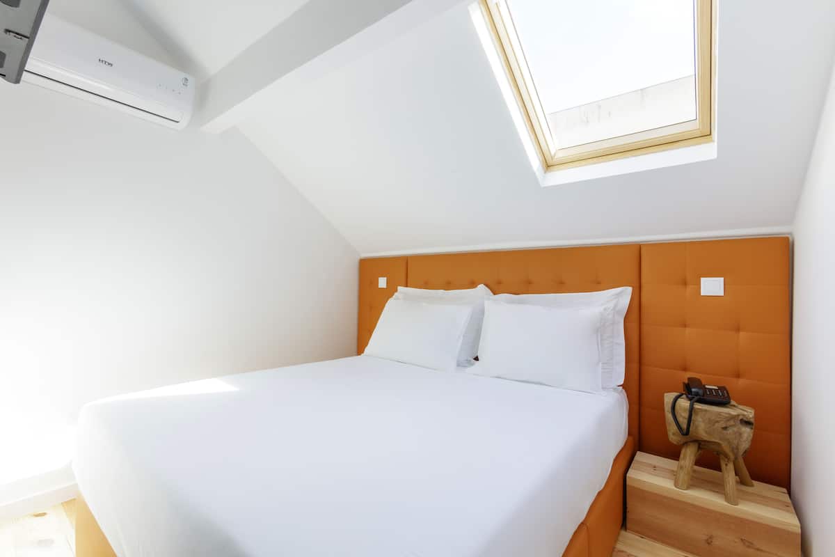 Iron/ironing board (on request), free WiFi, bed sheets