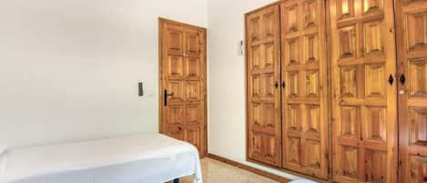 3 chambres, fer et planche Ă repasser, accĂšs Internet, draps fournis