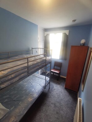 3 Schlafzimmer, Bügeleisen/Bügelbrett, Reisekinderbett, kostenloses WLAN