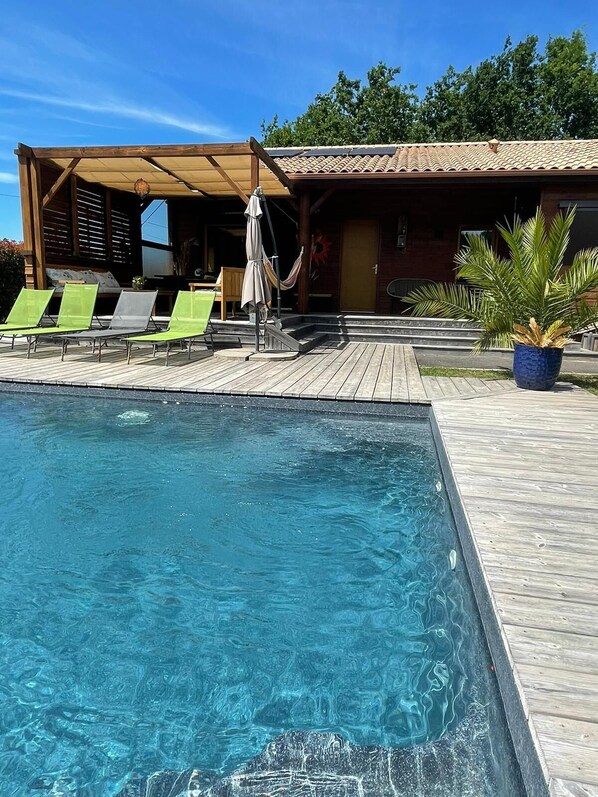 Outdoor pool, a heated pool