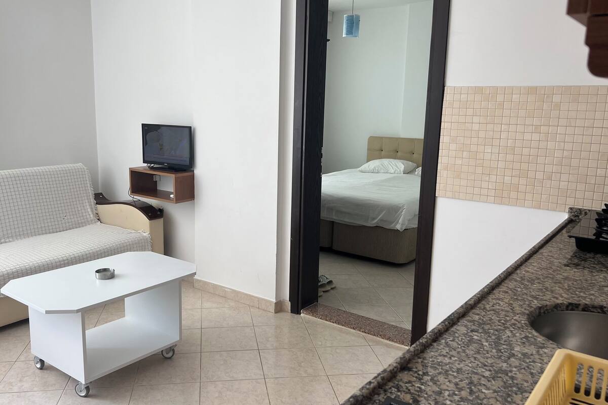 1 kamar tidur, kedap suara, setrika/meja setrika, dan Wi-Fi gratis
