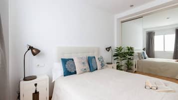 2 slaapkamers, een strijkplank/strijkijzer, reisbedje, wifi