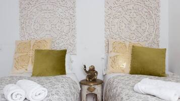 2 slaapkamers, een strijkplank/strijkijzer, reisbedje, wifi