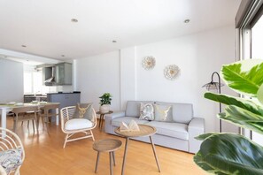 TV, fireplace - Apartamento Frentemar 2 by Costa CarpeDiem (Calpe)
