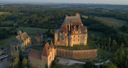 Castelwood: comfortable ecological chalets with swimming pool in the Dordogne.