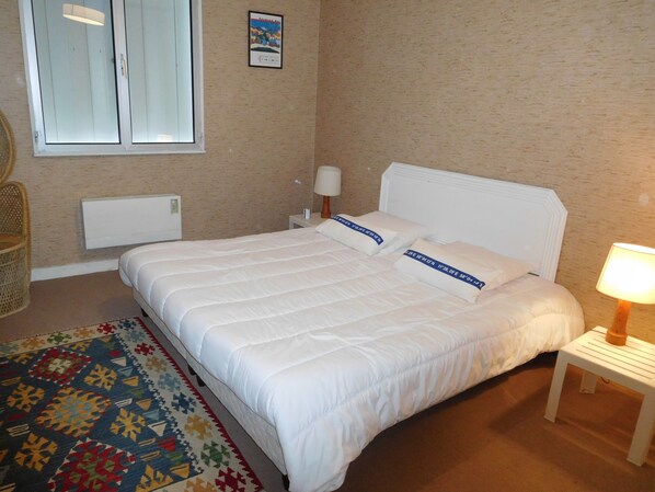 6 slaapkamers, een strijkplank/strijkijzer