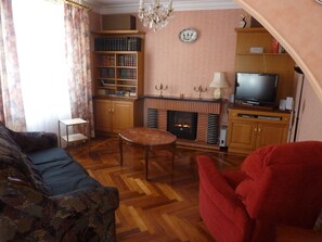 TV, DVD player, books, music library
