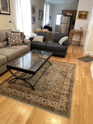 Comfy & Convenient Suburban Oasis