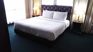 Family Apartment, Berbilang Katil, Non Smoking | Peralatan tempat tidur premium, tilam berlapik, peti besi dalam bilik