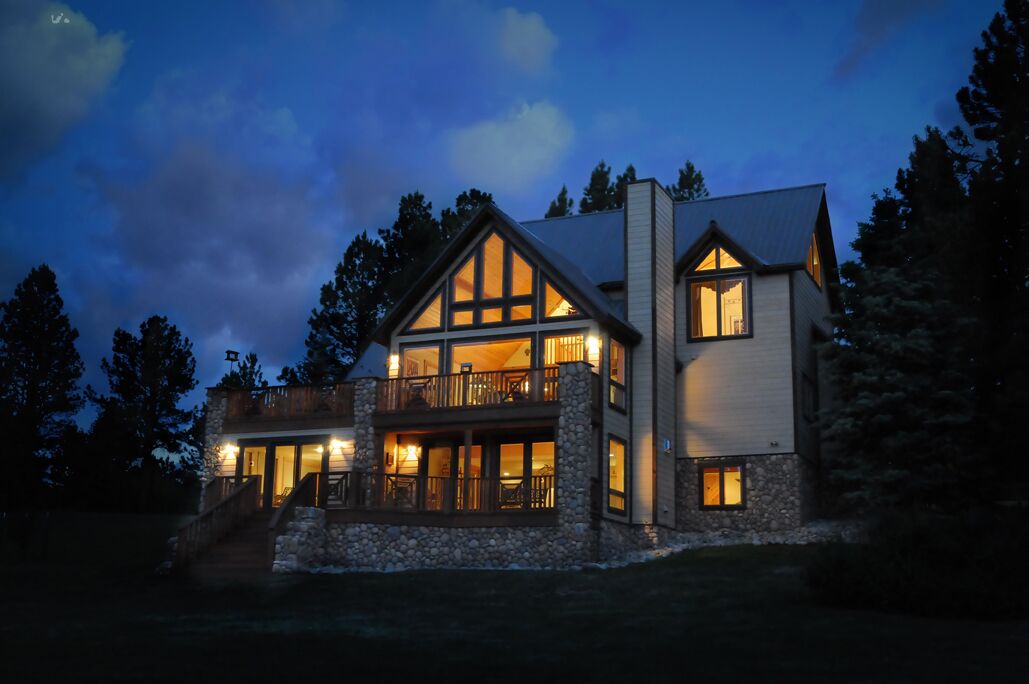 Luxury Mountain Home Perfect for Family or Friends, Sleeps 12, 2 Min to Ski Area