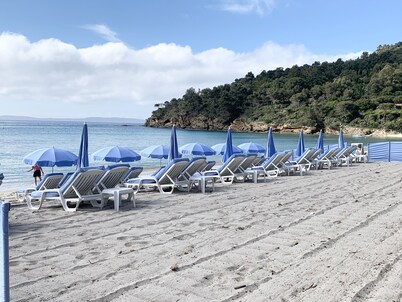 1500€/MONTH FROM NOVEMBER TO THÉ END OF MARCH VILLA 100M BEACH ACCESS DIREK WIFI