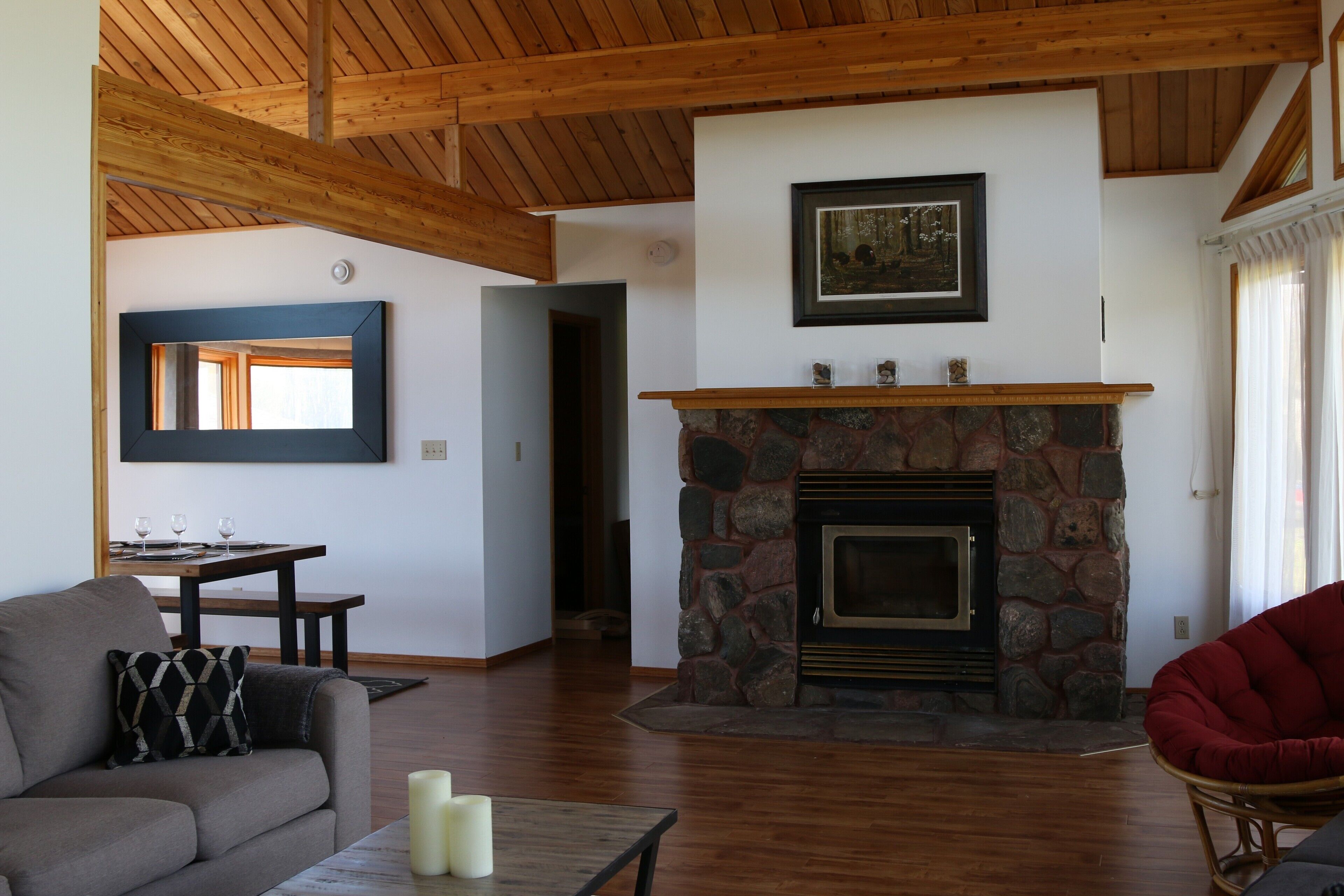 Smart TV, fireplace, DVD player, ping pong