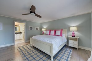 4 Schlafzimmer, Schreibtisch, Bügeleisen/Bügelbrett, kostenloses WLAN