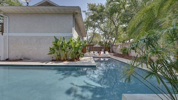 Piscine extérieure, piscine chauffée