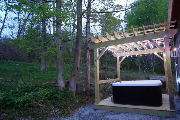 Tina de hidromasaje al aire libre