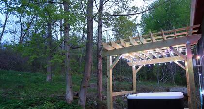 FARM-TO-TABLE eating, good hot tub soak, S'mores around fire pit, seasonal POOL!