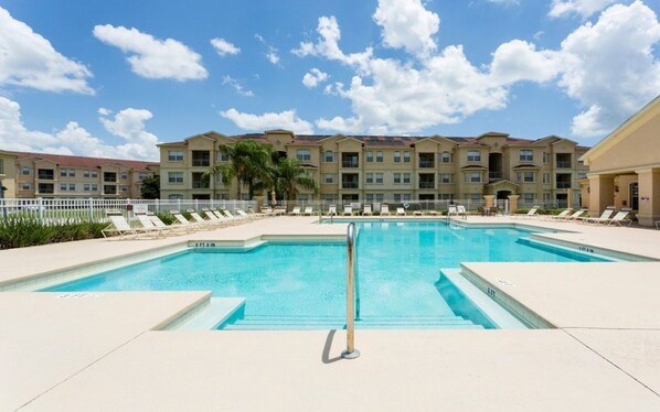 Outdoor pool, a heated pool - Beautiful 3 Bed 2 Bath Luxury Poolside Condo  (Davenport)