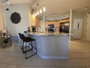 Fridge, microwave, oven, stovetop - Beautiful 3 Bed 2 Bath Luxury Poolside Condo  (Davenport)