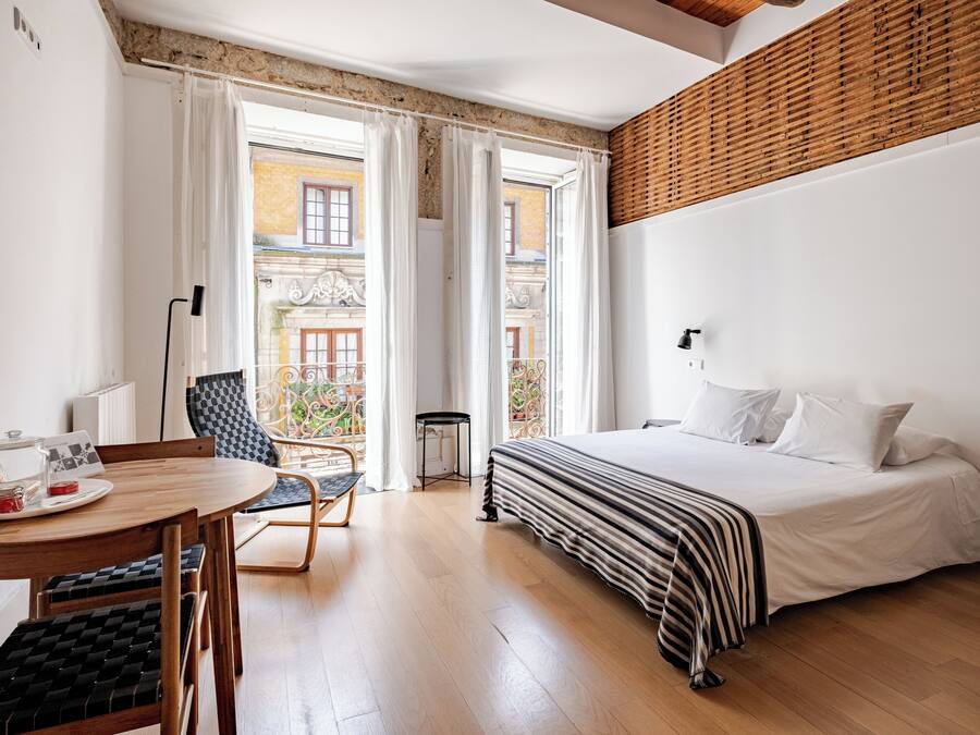 Traditional Studio (7) | Premium bedding, free minibar items, individually decorated