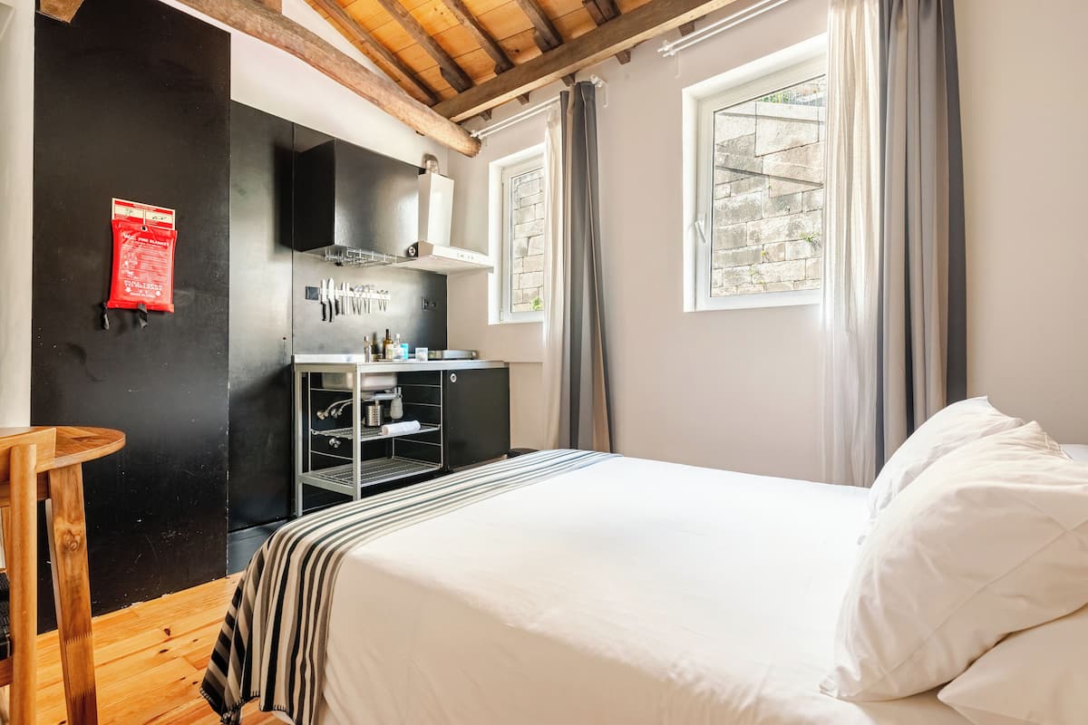 Traditional Studio (2) | Premium bedding, free minibar items, individually decorated