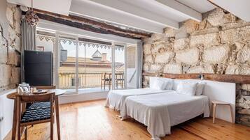 Signature Studio (3) | Premium bedding, free minibar items, individually decorated
