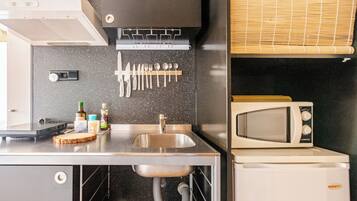Design Studio (5) | Private kitchen | Fridge, microwave, stovetop, coffee/tea maker