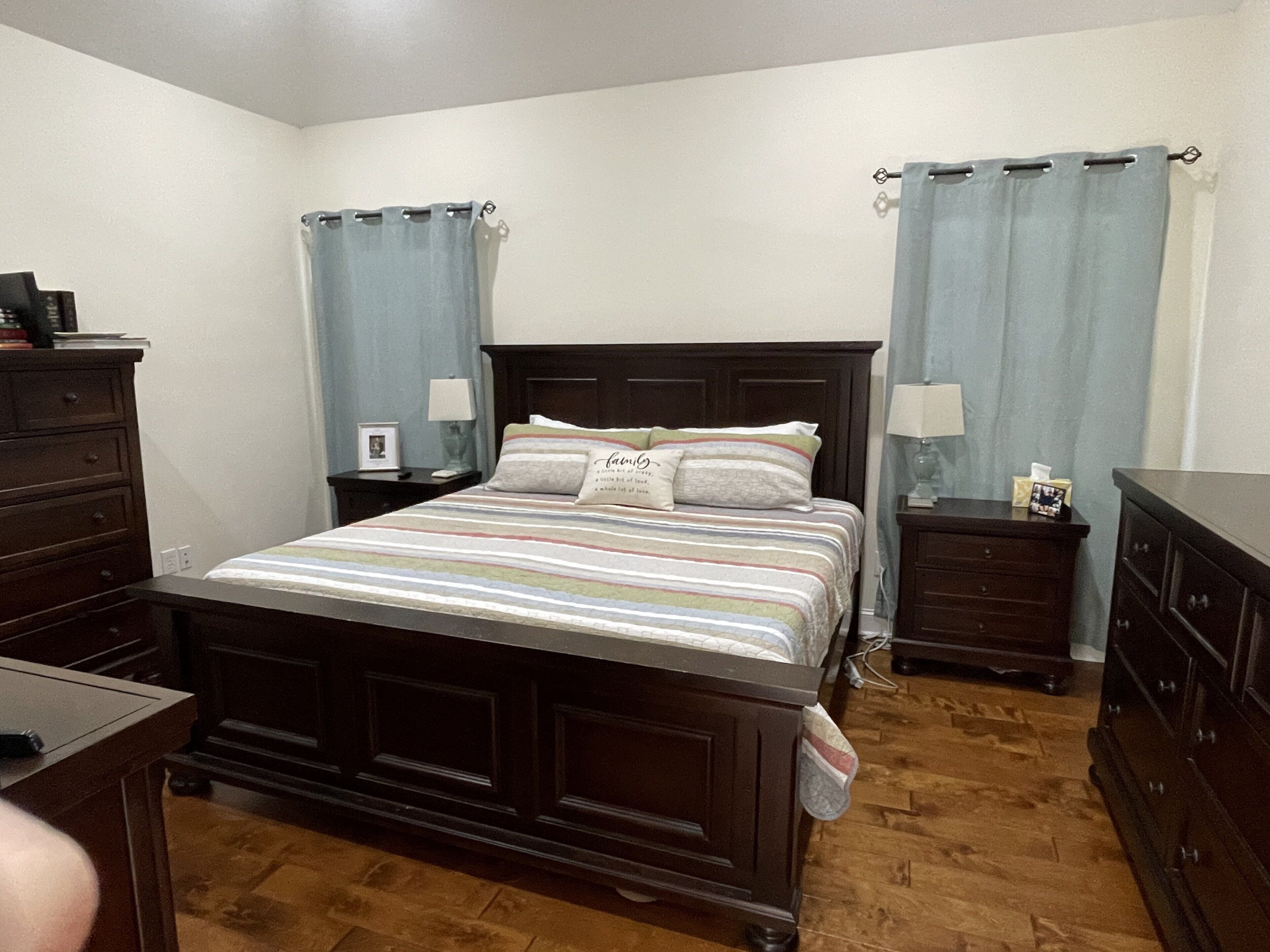 GREAT HOME FOR FOOTBALL GAMES AND GRADUATION! 5 MILES FROM SQUARE AND CAMPUS!