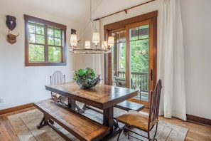 Dining - Central Location w/ Suncadia Pool Access (Cle Elum)