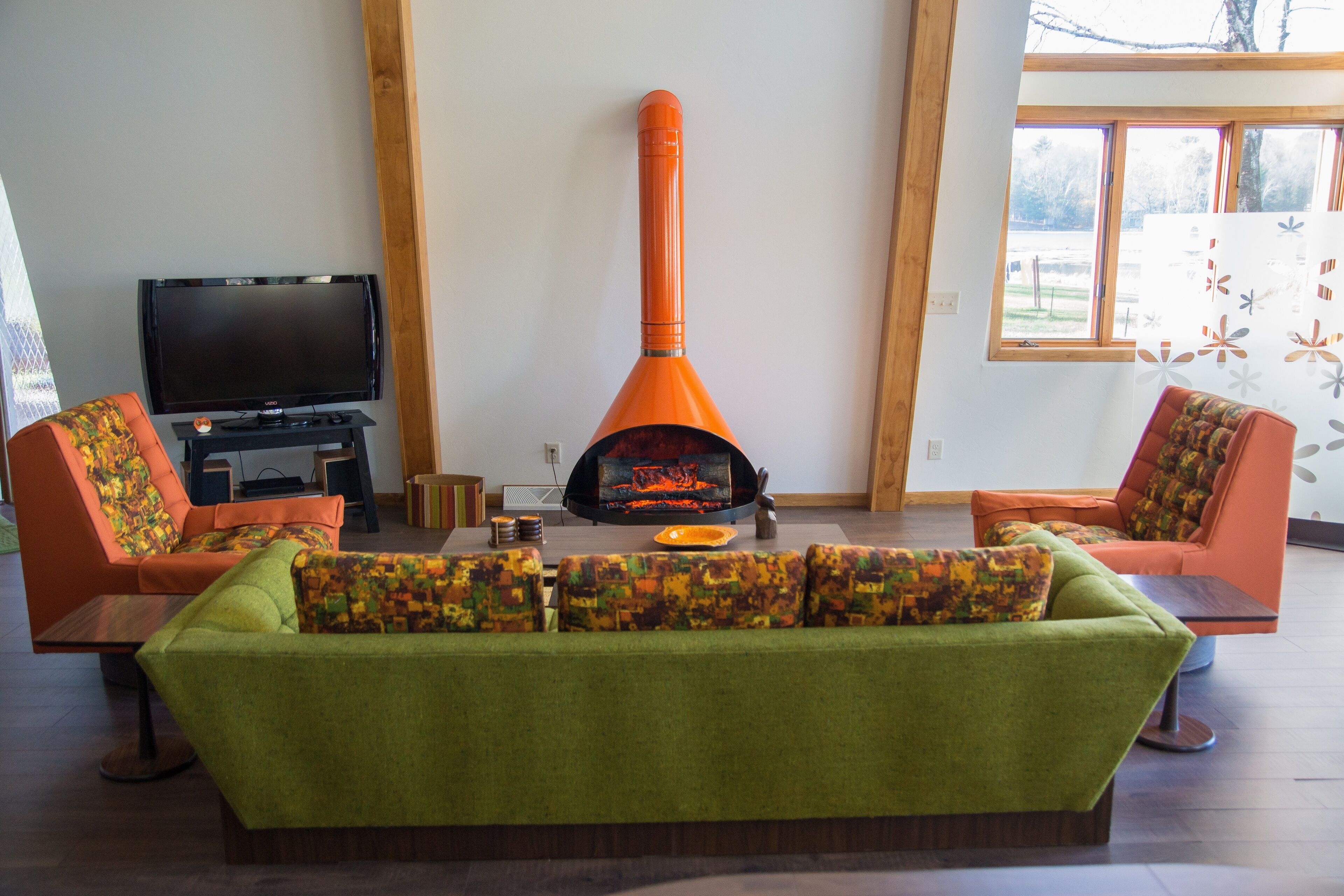 Fabulous Funky Refurbished 70's Retro Lakefront Home - 