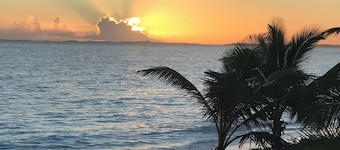 Stunning waterfront home in Exuma with an outdoor pool!