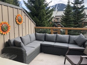 Property grounds - STUNNING CONDO IN THE HEART OF WHISTLER<br>BC (Whistler)