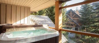 STUNNING CONDO IN THE HEART OF WHISTLER<br>BC