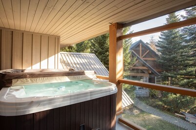 STUNNING CONDO IN THE HEART OF WHISTLER<br>BC