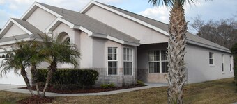 Premier Host-Beautiful 4BR/2BA Pool Home on Conservation Lot - Disney 15 Minutes