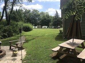 Outdoor dining - Cool Little Cottage Minutes forFrom Beaches, Shopping and Dining (Lewes)