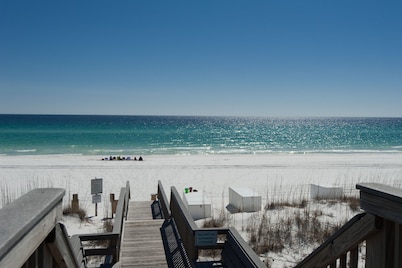 MARAVILLA LUXURIOUS GULF FRONT PET FRIENDLY CONDO NEWLY REMODELED