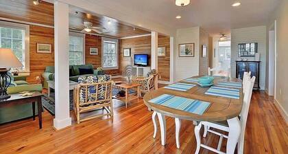 Lähellä rantaa ja ravintoloita; Kirkas ja viehättävä