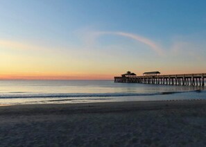 Beach nearby - Bright & Charming; Close to Beach and Restaurants (Folly Beach)