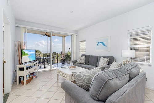 Amazing Direct Ocean Gulf Front Beach Views Condo!