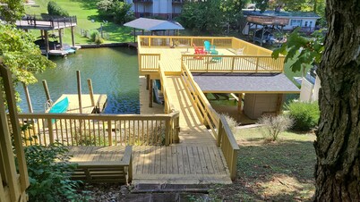 Fall and Winter discounts!
Lakefront On A Quiet Cove At Claytor Lake