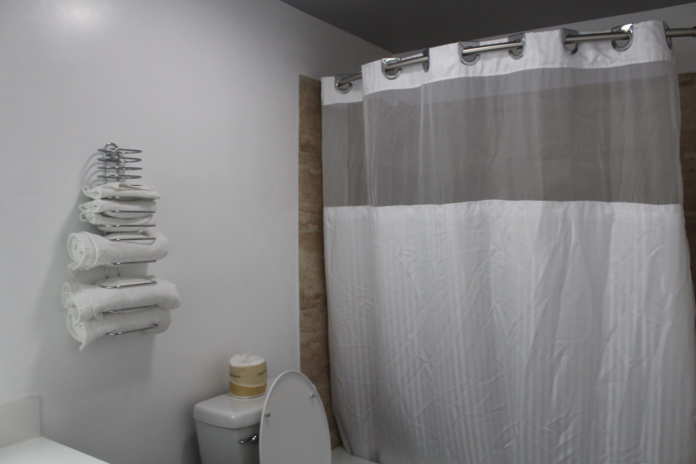 Photo - ERTH INN by AGA Los Angeles