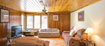 Schneemobil, ATV, Fisch, Wandern, Jagen und Entspannen in der freien Natur!