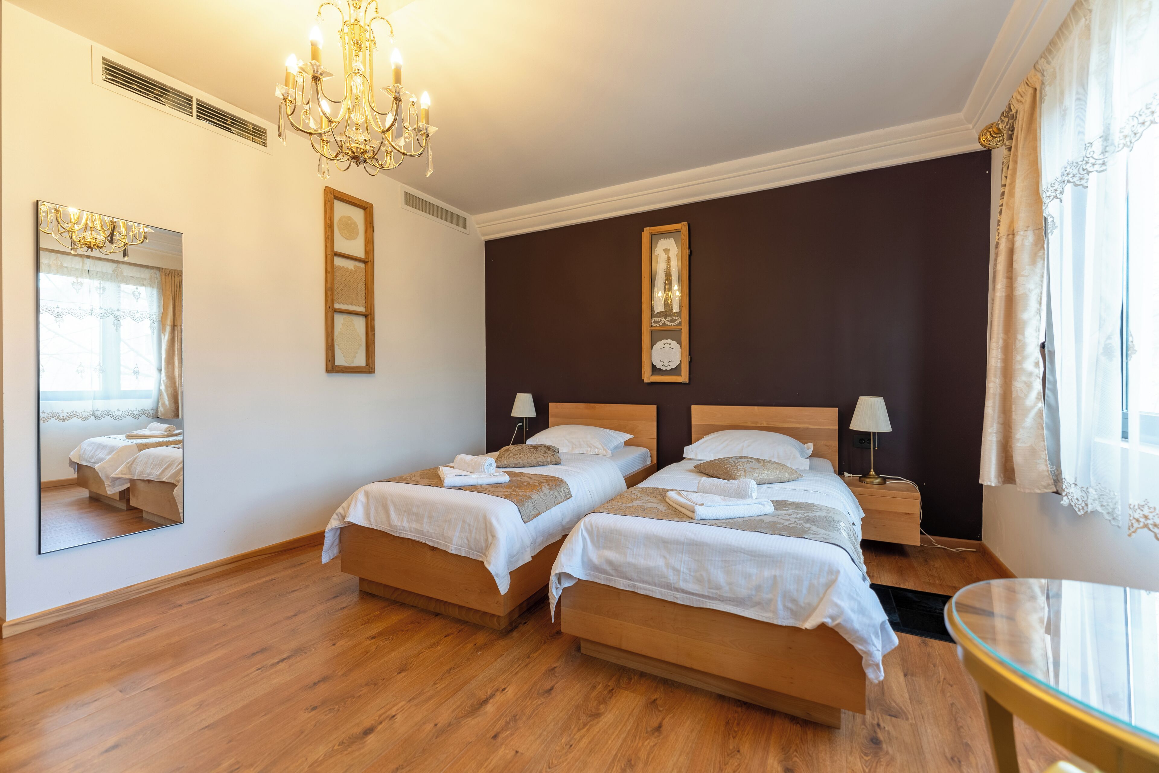 deluxe double or twin room, city view | minibar, in-room safe, desk, blackout curtains